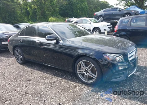 2019 Mercedes-Benz E 300 4Matic z USA, uszkodzony, nr VIN WDDZF4KB4KA533807